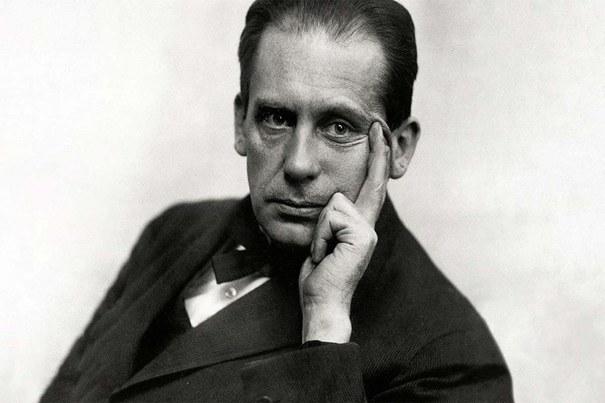 bauhaus-akimi-walter-gropius